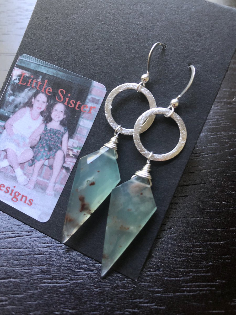 LittleSisterDe1's tweet photo. Psst. Early birds- you get to be the first to hear that I’m having an end of summer (virtual) sale! More details in a post later today, so stay tuned. But if need these beauties, feel free to stake your claim now! Aquaprase earrings, $55. https://t.co/8Ok46Ctb5n