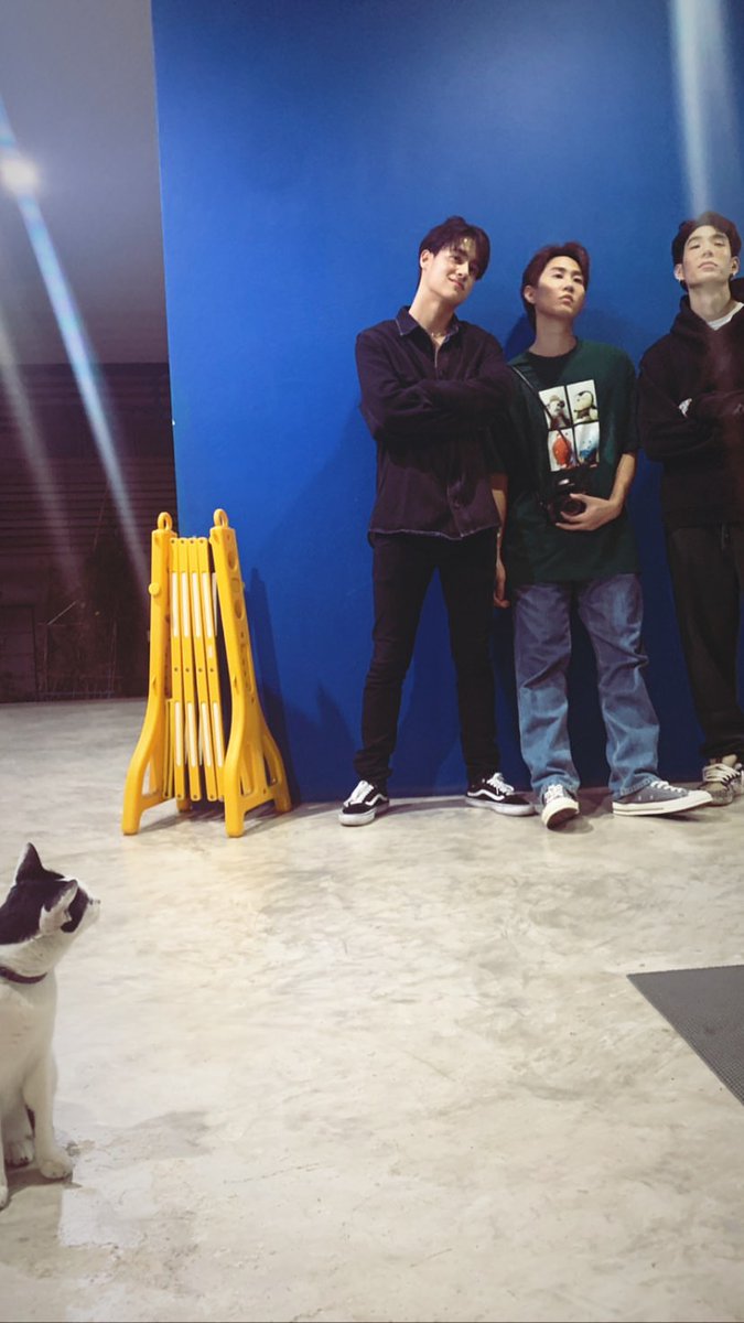 AaeChonNa's tweet photo. NadaoBoy   สามหนุ่ม #HumanErrorAlbum
ดูแมวมอง 🤭🤭

#CAPTAINchonlathorn 
#JayLerr 
#icepariss 
#NadaoArtist 
#NadaoCalendar2021

✏__pannpannpann__ 🙏🥰🥰 https://t.co/nXwKcyxvXv