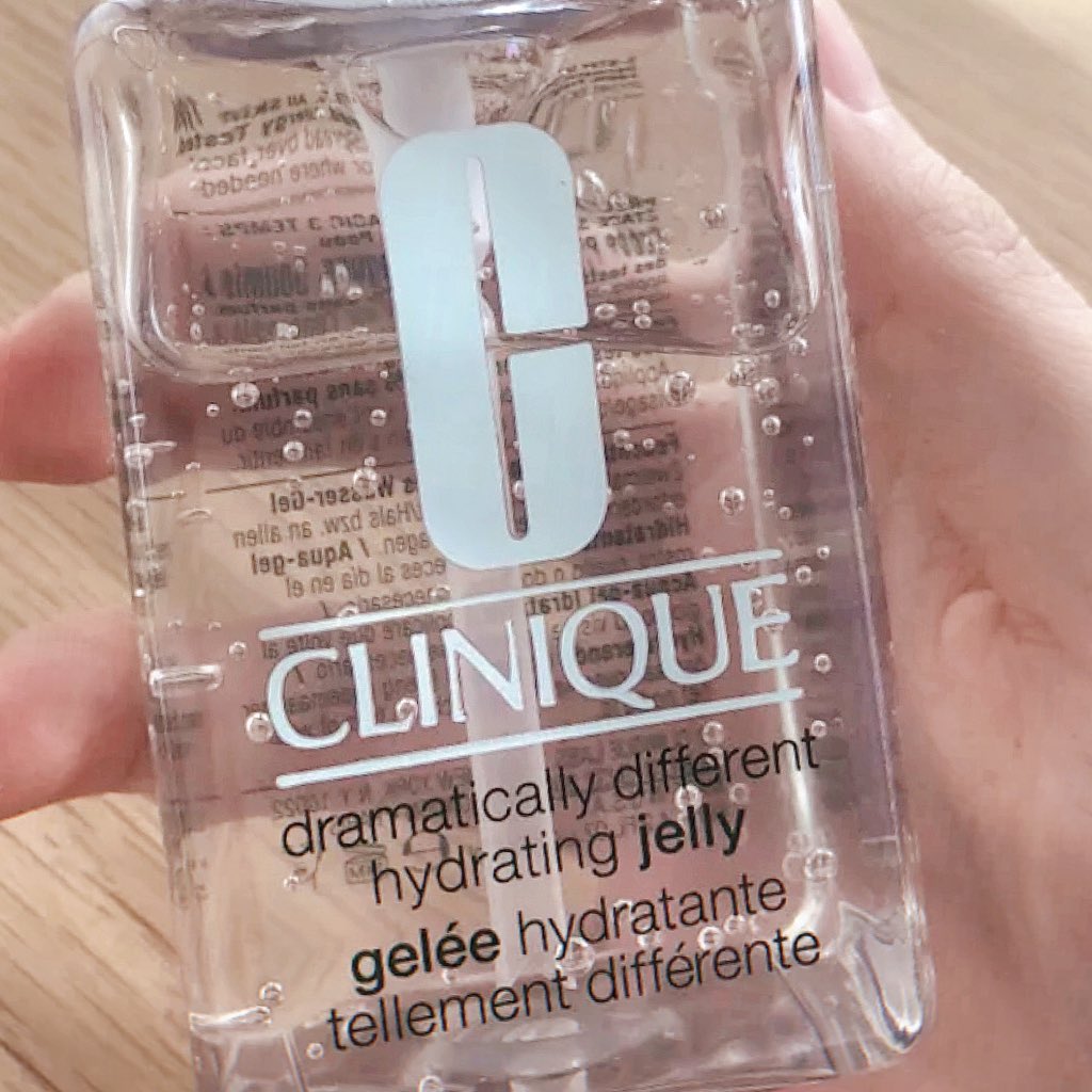 PretzzelReview's tweet image. แจกกกกก Clinique hydrating jelly ช่วยเติมความชุ่มชื้น ปกป้องผิวจากมลภาวะ และเสริมปราการผิวให้แข็งแรง อันนี้แจกของใหม่น้า ไซส์ใหญ่เลย 125ml. กติกา รี + ฟอล ประกาศ 30/08/63
