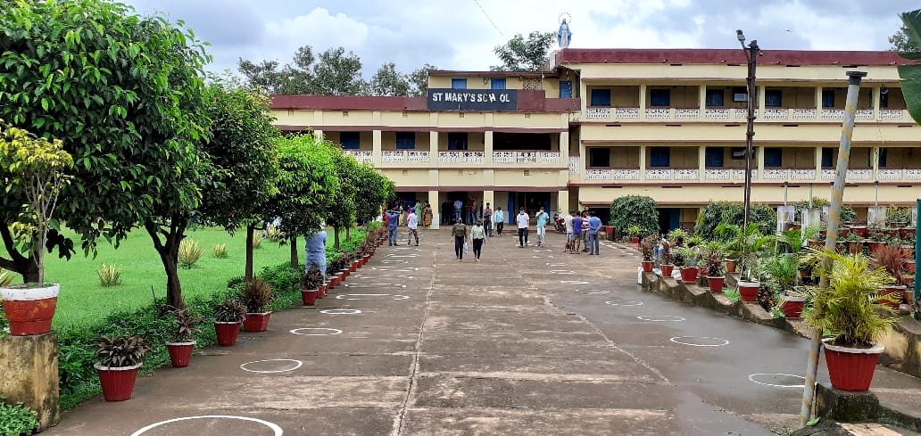 nv_odisha's tweet image. @SMEOdisha Only one private school of Barbil repeatedly sending messages to parents to clear dues &amp;amp; collect admit card before online for class tests. This is purely ransom kind of treatment to the parents.
Kindly treat it as an urgent as tests will be starts by tomorrow.