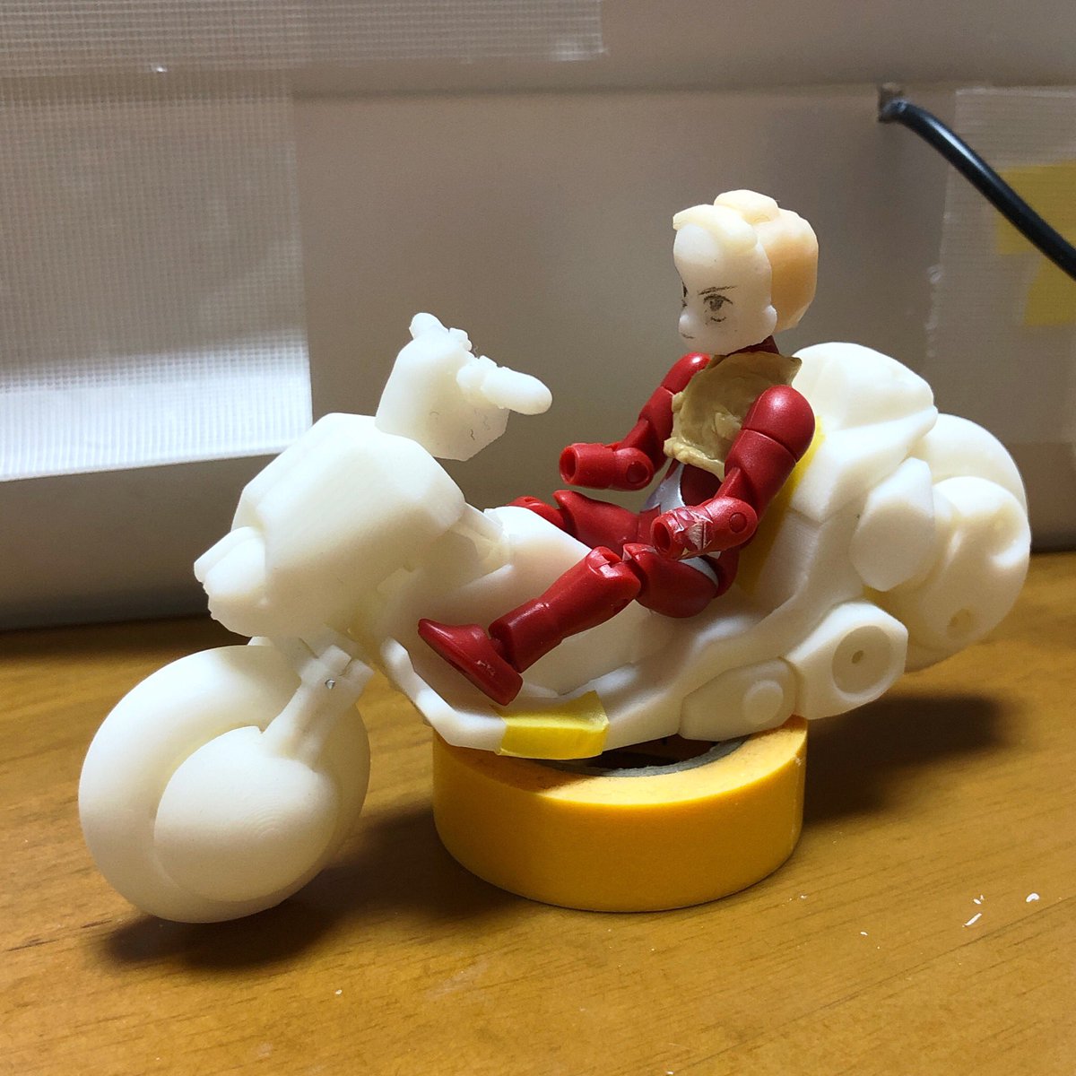 NI_5's tweet photo. 金田のバイクのフロント周り修正板が出来たので差し替え。構造はだいぶ変わりましたがフロントを上げることができるようになりました。パーツ単位での交換が出来るように構成してあるので差し替えも簡単に出来て助かります。
#3Dプリンター 
#sparkmaker https://t.co/BHuO2iarr8