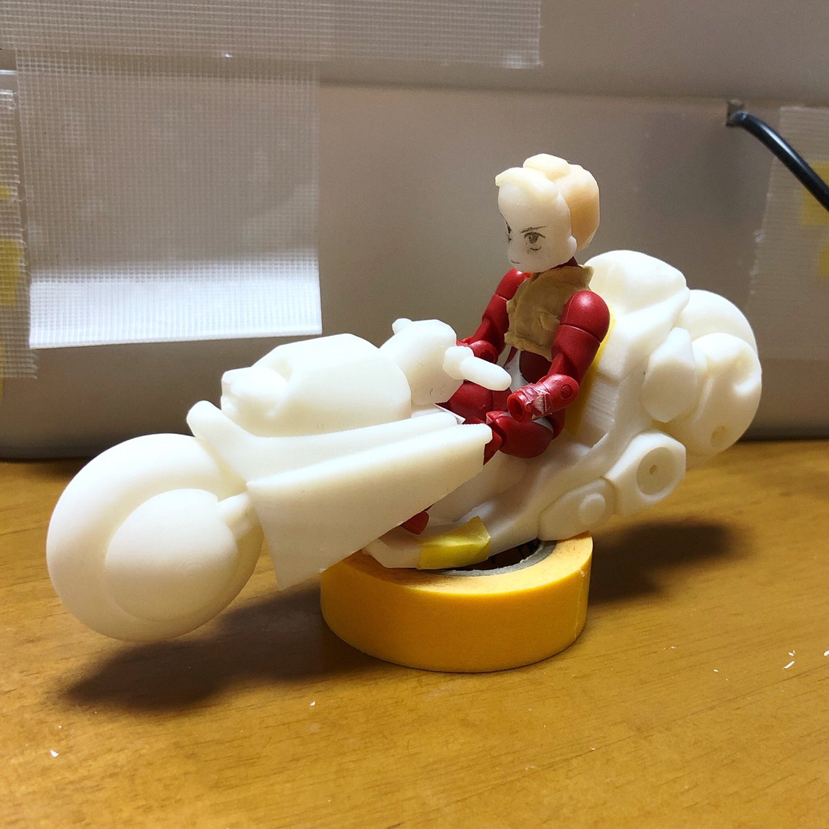 NI_5's tweet photo. 金田のバイクのフロント周り修正板が出来たので差し替え。構造はだいぶ変わりましたがフロントを上げることができるようになりました。パーツ単位での交換が出来るように構成してあるので差し替えも簡単に出来て助かります。
#3Dプリンター 
#sparkmaker https://t.co/BHuO2iarr8