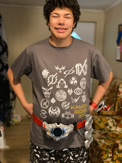 The Jmann™️ - The nephew has also been introducing his friends to #KamenRider and they seem to dig it. And apparently he refuses to stop wearing Belt-san. My sister is annoyed by this. It's a win-win. #AllYouNeedIsDrive #ButIWouldStillLoveMoreMerchAnyway #PleaseBandai #Plandai https://t.co/unmnj6fZsg