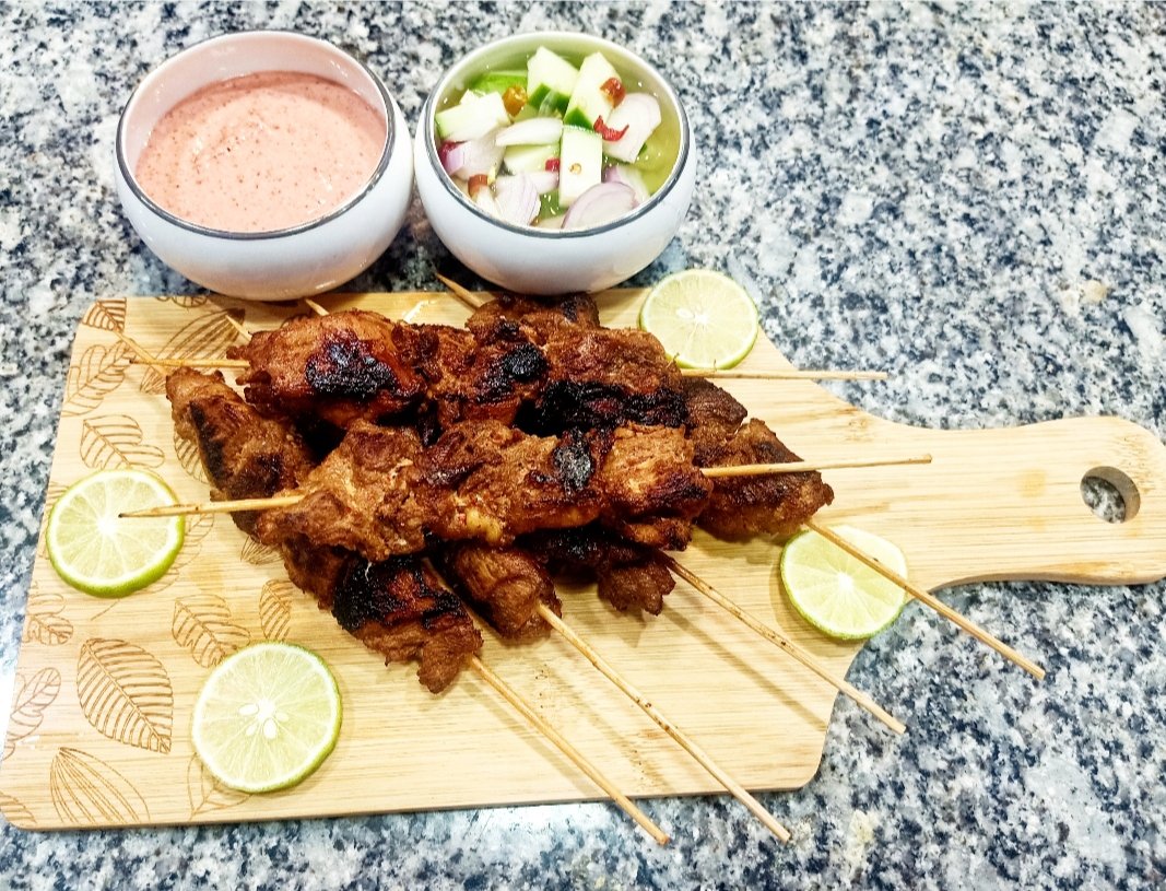 chengafarmstay's tweet image. Traditional Thai Chicken Satay
Thai Cucumber Relish (Ajat)
Peanut Sauce 😋
#homemade #chickensatay #cucumberrelish #peanutsauce #thaifood #healthyfood #healthyeating #siliguri