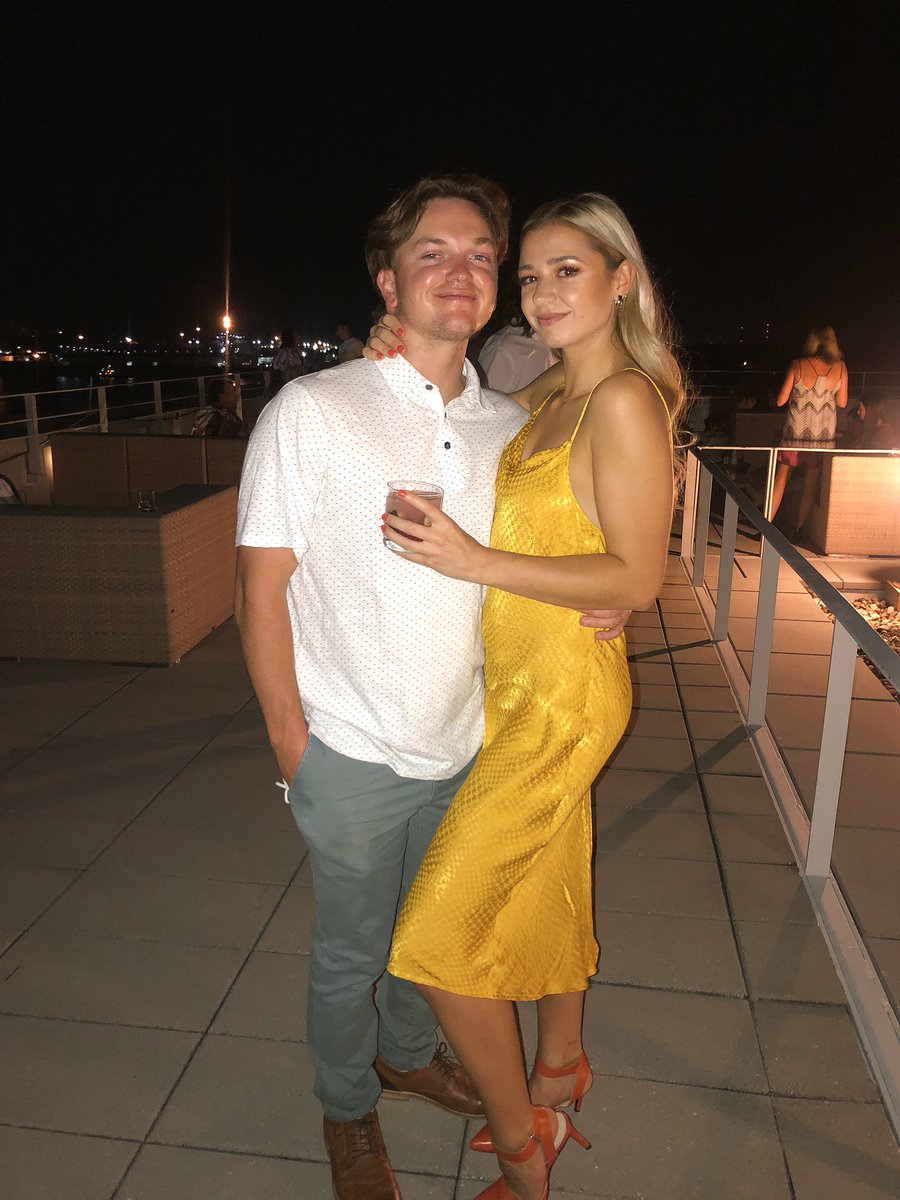 bayouhottie's tweet photo. My favorite 💛🥂🧡 @sauciersteven https://t.co/LxYdyRN2s7
