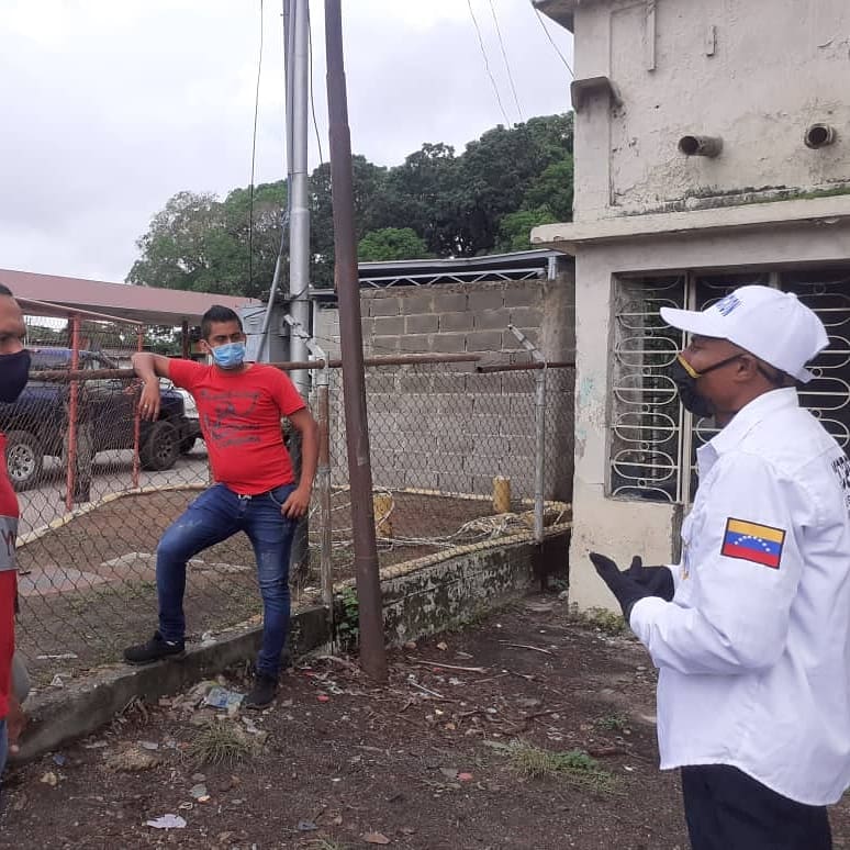 Continuando con las labores enmarcadas en la prevención del Covid-19, funcionarios de la División de Vehículos del #CicpcCojedes, realizan abordaje dirigido a la ciudadanía del sector 
instagram.com/p/CEPHI2DBO4w/…