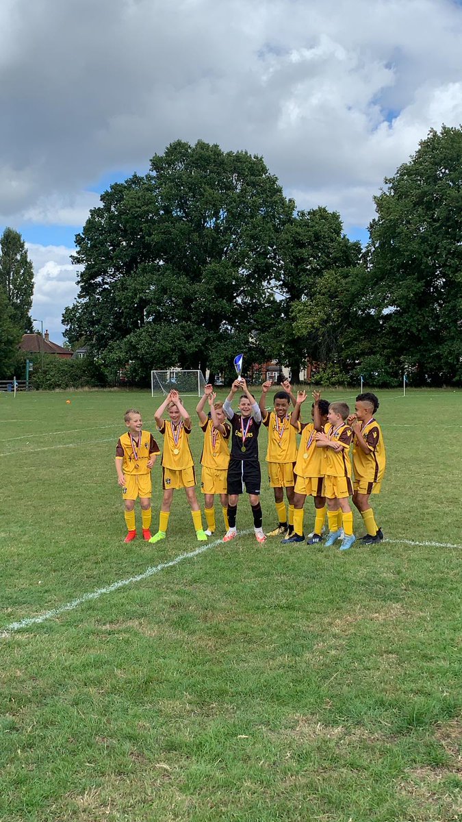 Barry Moore tweet media