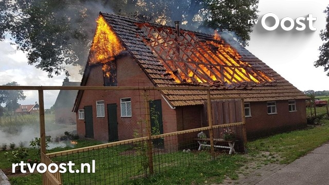 Uitslaande brand in schuur Langeveen. #rtvoost.