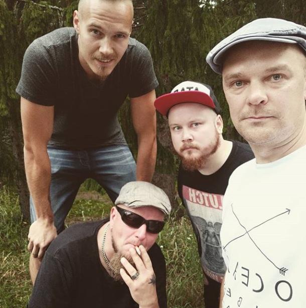 PitcatRocks's tweet photo. Jaa, mitä? Tä? Muistakaa seurata meitä myös Instagramissa! https://t.co/BL1Mepq8wV #Pitcat #Lahti #Nastola https://t.co/QeaRsmeKmf