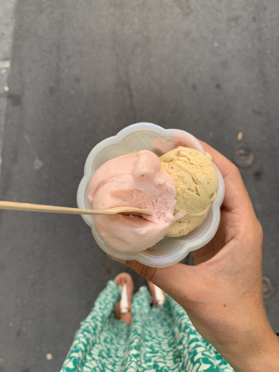 Passion glaces. Ici pêche bio, amande amère et huile d’olive de Soleileïs à Arles