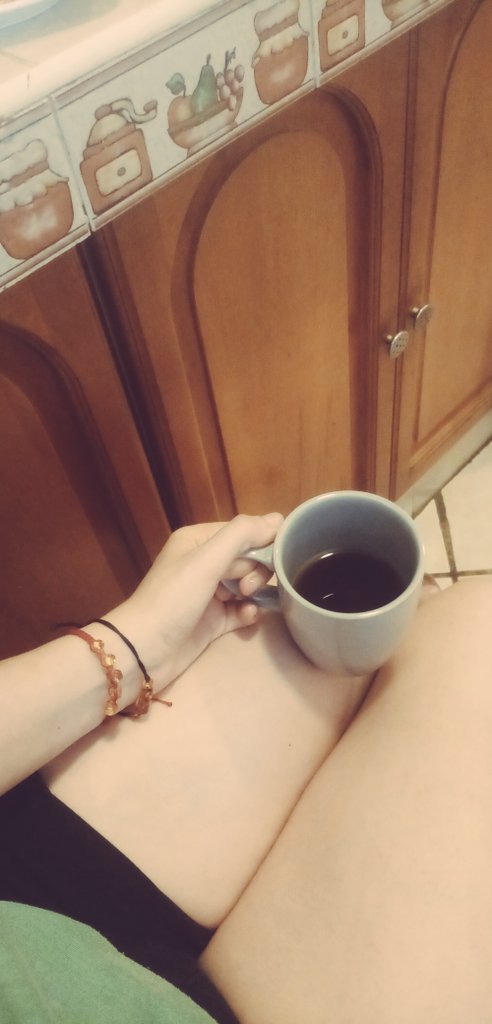 KarlaMckey's tweet photo. No hay nada mejor que un café la levantarse☕ https://t.co/QC6TUHEYwk