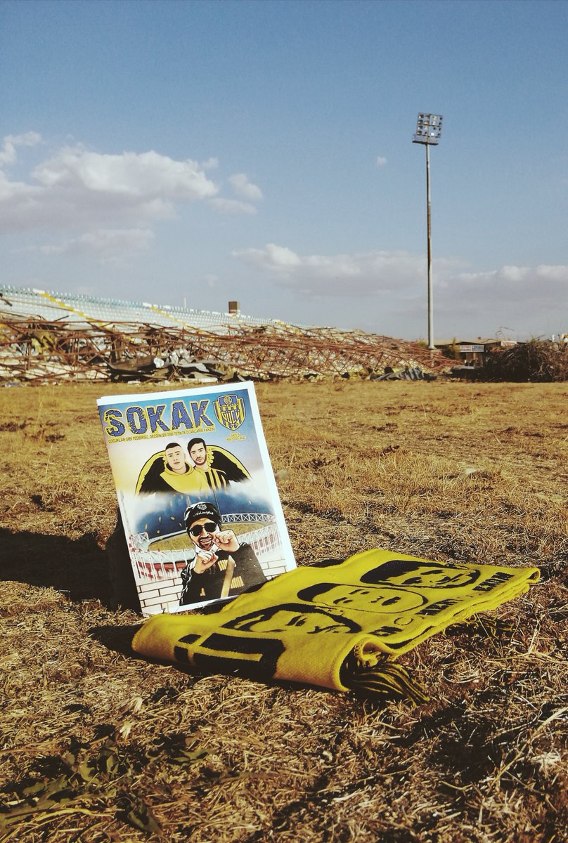 Çocuklar gibi tedbirsiz, gezginler gibi tetikte olanların fanzini ; "Sokak Fanzin" 

Çok yakında...