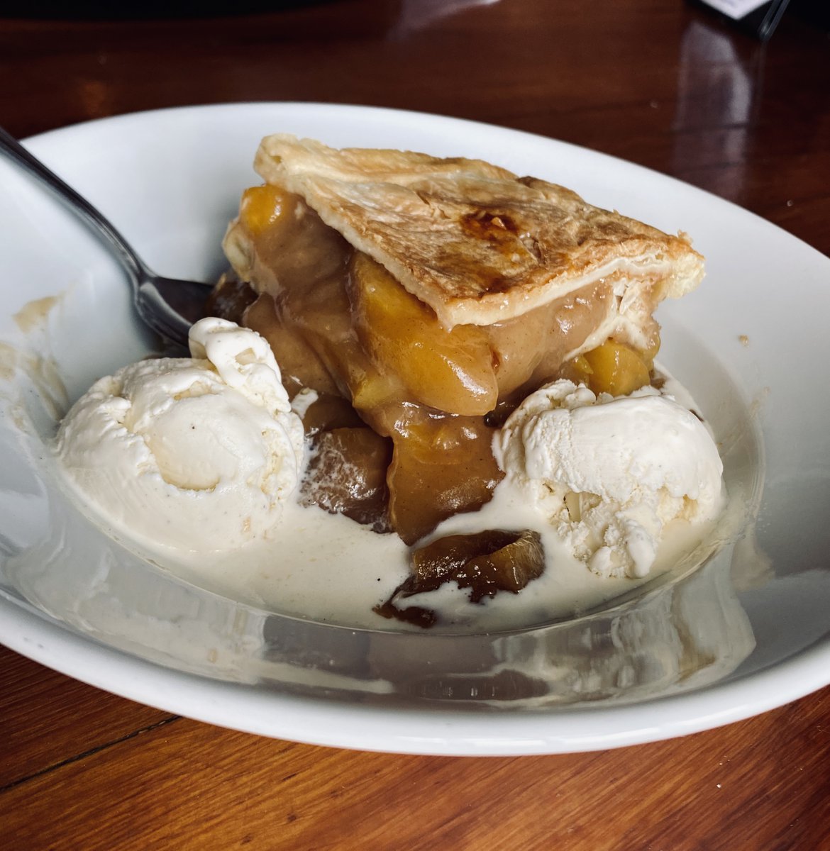 ShrimpFactoryGA's tweet photo. You're really missing out if you haven't had a slice of our homemade Peach Cobbler 🤤\
•
•
#peachcobbler #dessertsofinstagram #sweettooth #sunday #riverstreet #savannah #shrimpfactory https://t.co/U1gYNTngAa