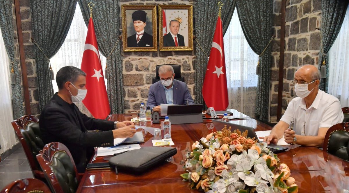 Münir Karaloğlu