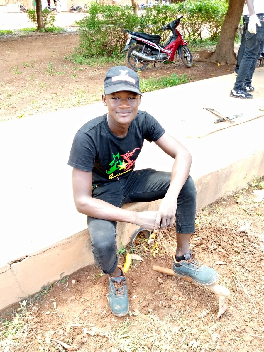 mister_sahel's tweet image. [Who says cleanliness says health]
&quot;Maintaining a clean environment is important in order to ensure productivity, health, safety, sustainability, reputation and overall success in all aspects of our lives.&quot; 
#Integrity 🇧🇫 
#IDD_Kdg 
#Community_Action #ChangeMaker @OMS_Burkina