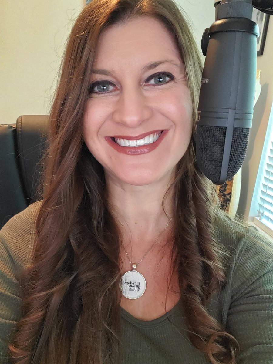 ErikaDelSordo's tweet photo. Gearing up for another episode of Today's Talk with Erika!
Have a wonderful Sunday!! 🙏🌞
#TodaysTalkwithErika #Mondaysat5 #podcast #entrepreneur #Sundaypromo #mondaymotivation #CoronavirusPandemic #COVID19 #coronavirus #applepodcasts #googlepodcasts #spotify #youtube https://t.co/1lELM0Gqxu