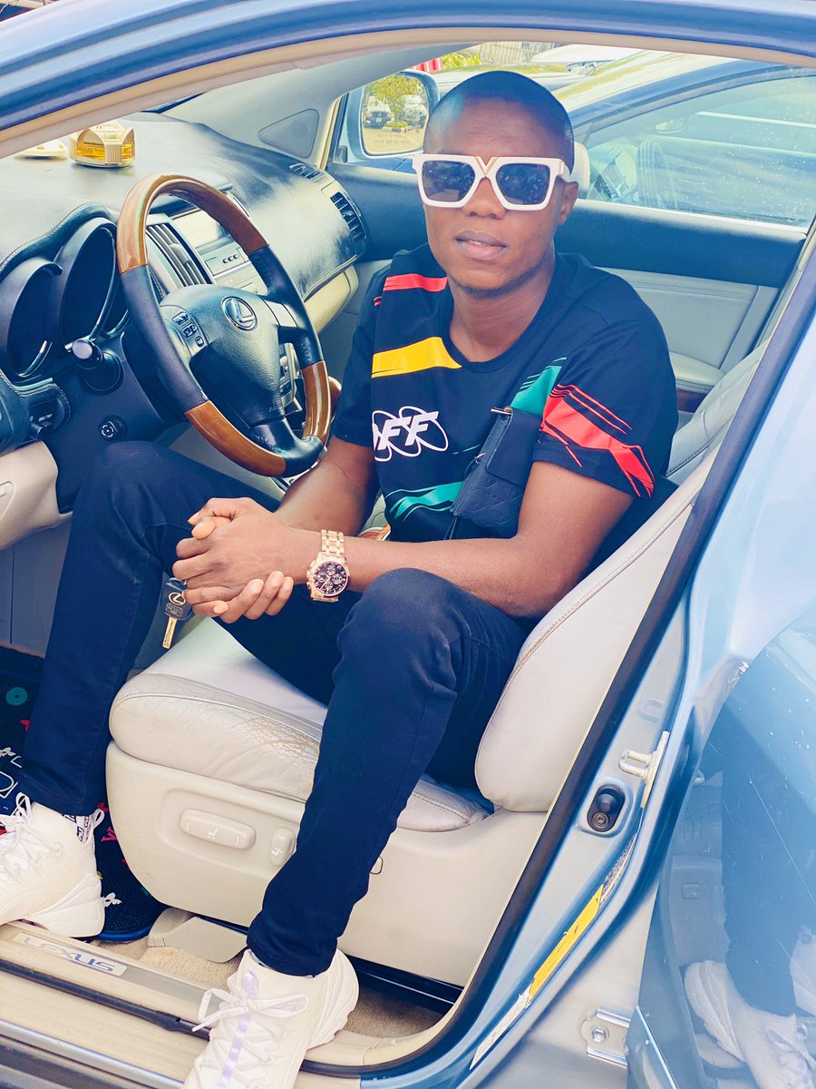 KaykayScoring's tweet photo. The king of juju-hiphop is on tweeter ✅ Start following🌈 God bless you all my fans . Good music is my identity🎹✅
#tweeter #nyben #music #kaykayscoring #liveband #sailor #musicologist https://t.co/WSmeSKu7LY