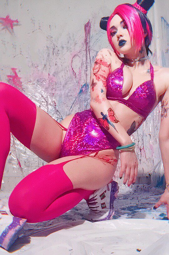 The second reward of this month Jolyne Cujoh photoshoot! http