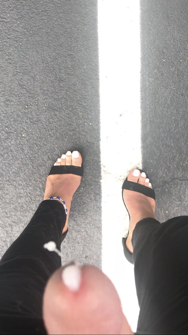 Perfect_Arch_Queen on X: Perfect_Arch_Queen- Cum on Toes and Heels in  Public! t.covdjw6XLXRT t.cogLIvI28msK  X