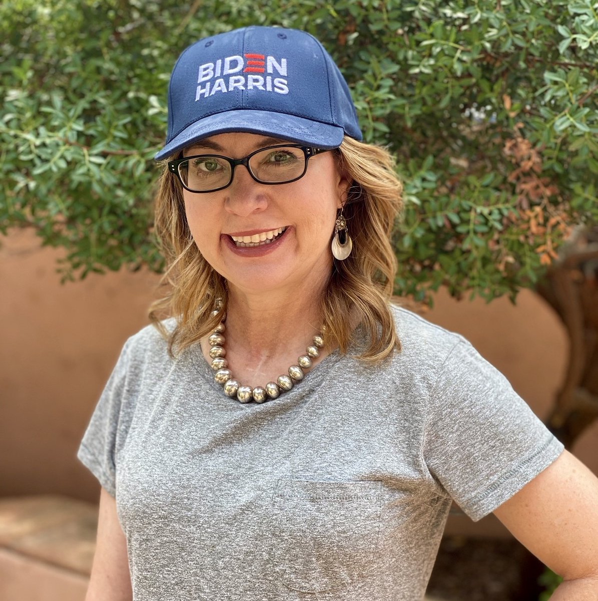 Gabrielle Giffords On Twitter This Week Joebiden And Kamalaharris Reminded Us What Compassionate Strong Leadership Looks Like I M Voting For Joe And Kamala Because They Ve Spent Their Careers Fighting To Stop Gun