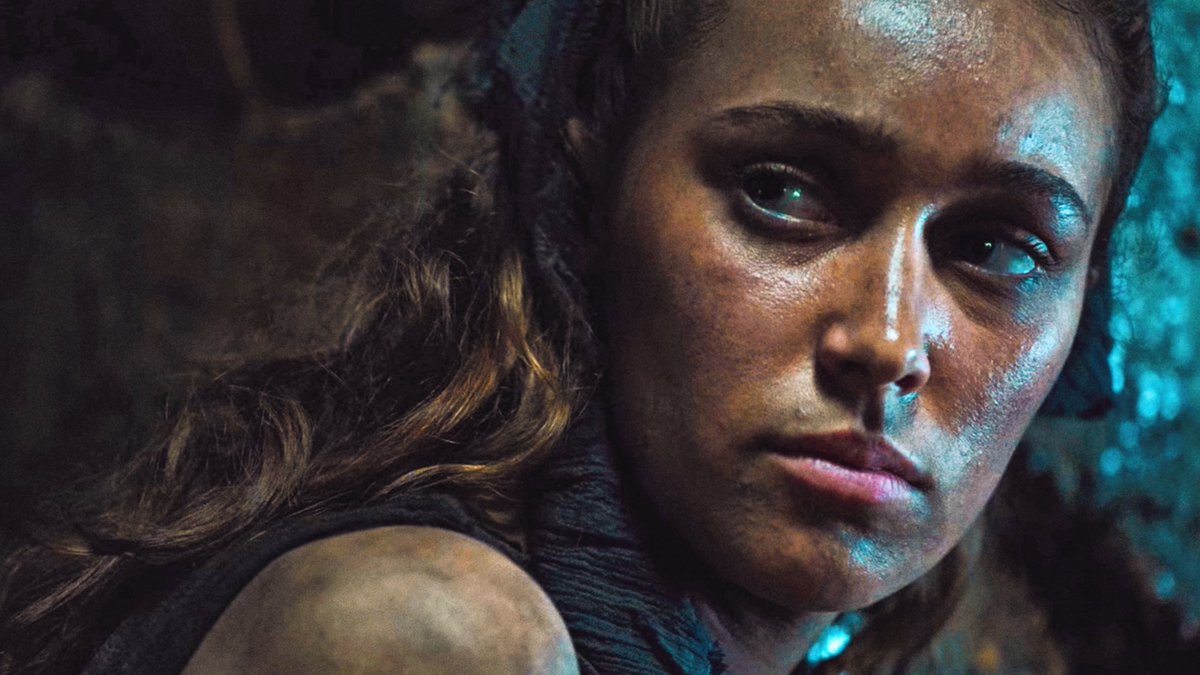 DebnamGallery's tweet photo. The first time we saw her look ��
 #The100 #Lexa #DebnamGallery https://t.co/tKPvST9sD2