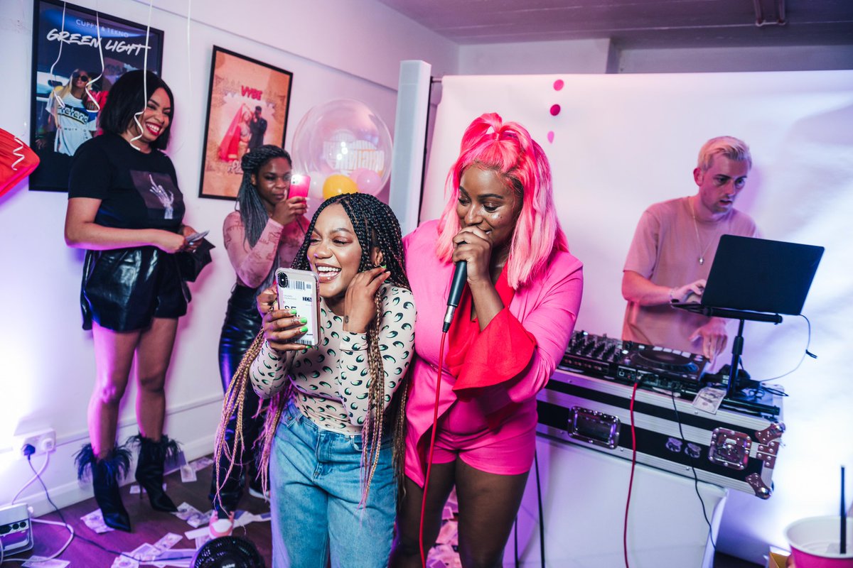 cuppymusic's tweet image. Congrats to the BEST MANAGER IN THE WORLD! 🧁🎶 GO and CLAP for @elizabeth_sho28 👏🏾💕 Executive Producer for #OriginalCopy 💐