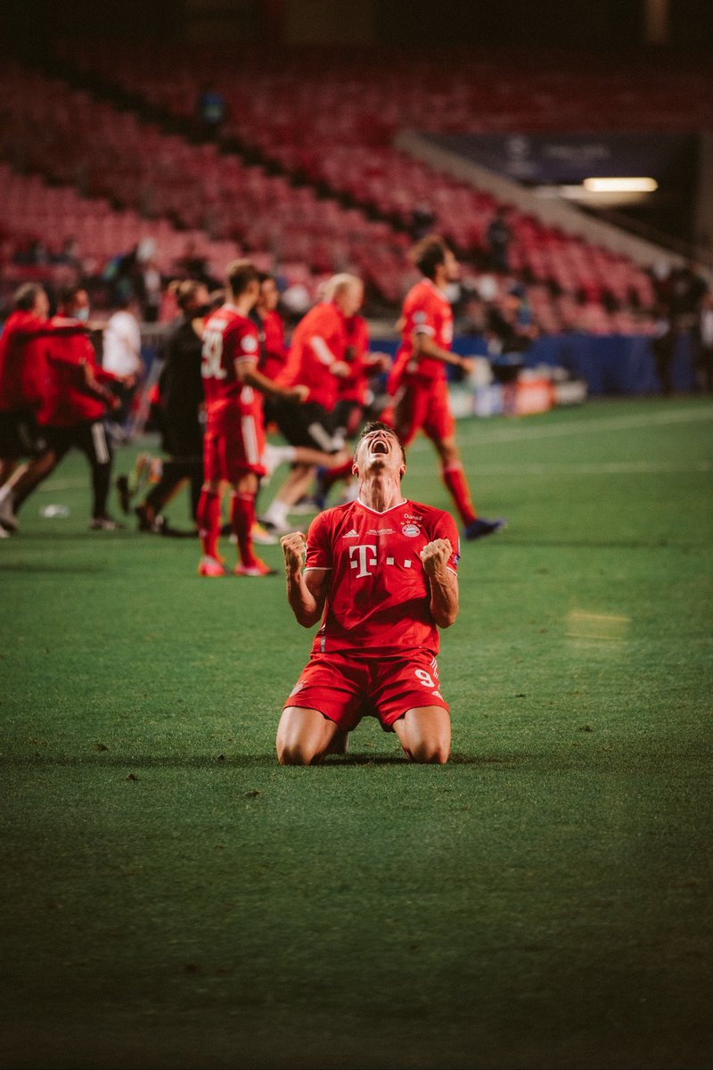 AlexChaffer's tweet image. The first player in the history of football to win a continental treble while also being the top scorer in each competition. 

Bundesliga (34)
DFB Cup (6)
Champions League (15)

Robert Lewandowski.