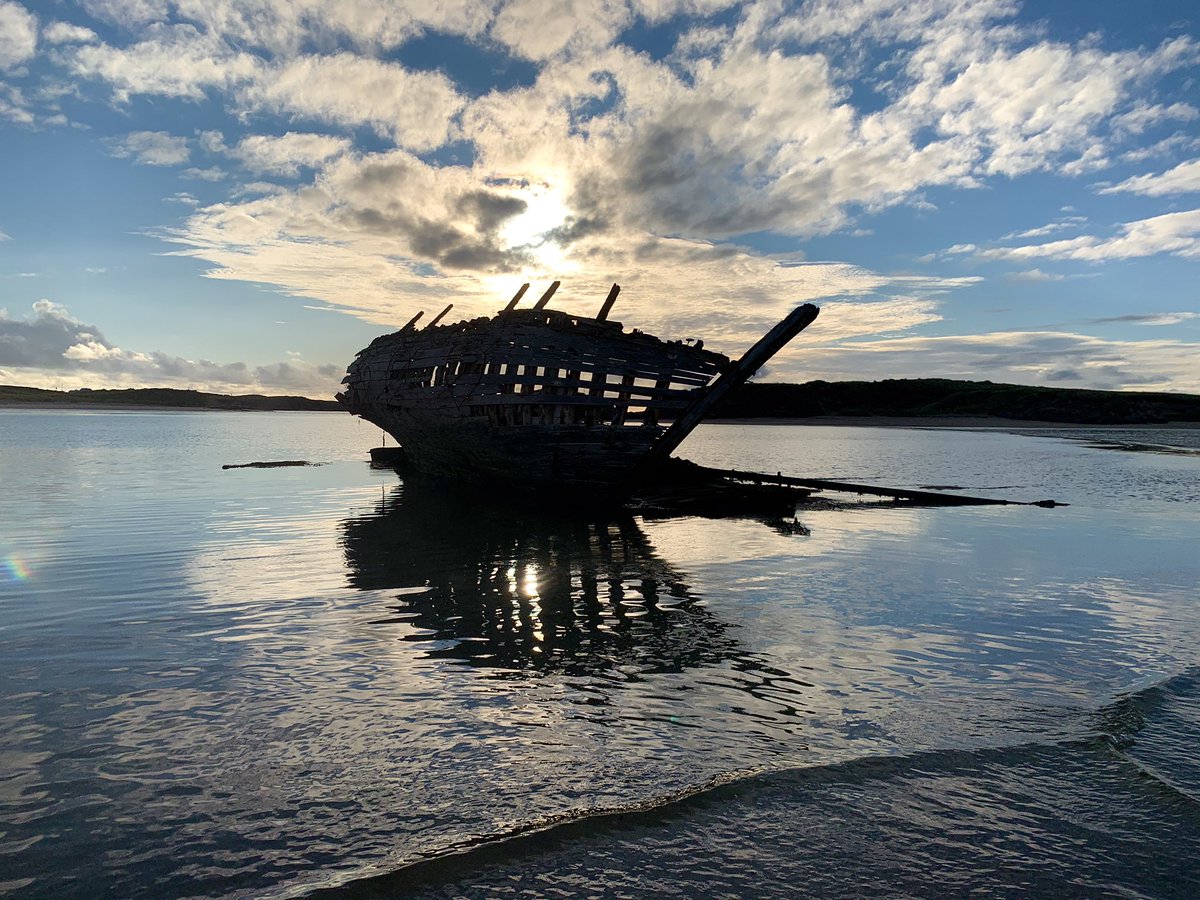Bad Eddie at sunset tonight <a href="/barrabest/">Barra Best</a> <a href="/WeatherCee/">Cecilia Daly</a> <a href="/angie_weather/">angie phillips</a> <a href="/BBCNewsNI/">BBC News NI</a> <a href="/Met_Man_Belfast/">Met Man Belfast</a> <a href="/BelfastHourNI/">#BelfastHour</a> <a href="/McNallyGerrypho/">Gerry McNally Photo</a> <a href="/jemma_dolan/">Jemma Dolan</a> <a href="/Bigpaddy2/">Gerry Dolan</a> <a href="/Gweedore_WAWay/">WildAtlanticGweedore</a> <a href="/wawguide/">WAW Guide</a> <a href="/WAWHour/">#WAWHour</a> <a href="/Errigal_Hostel/">Errigal Hostel</a> <a href="/DonegalWeatherC/">Donegal Weather Channel</a> <a href="/DiscoverDonegal/">Discover Donegal</a> @DonegalA @mcandrewstore