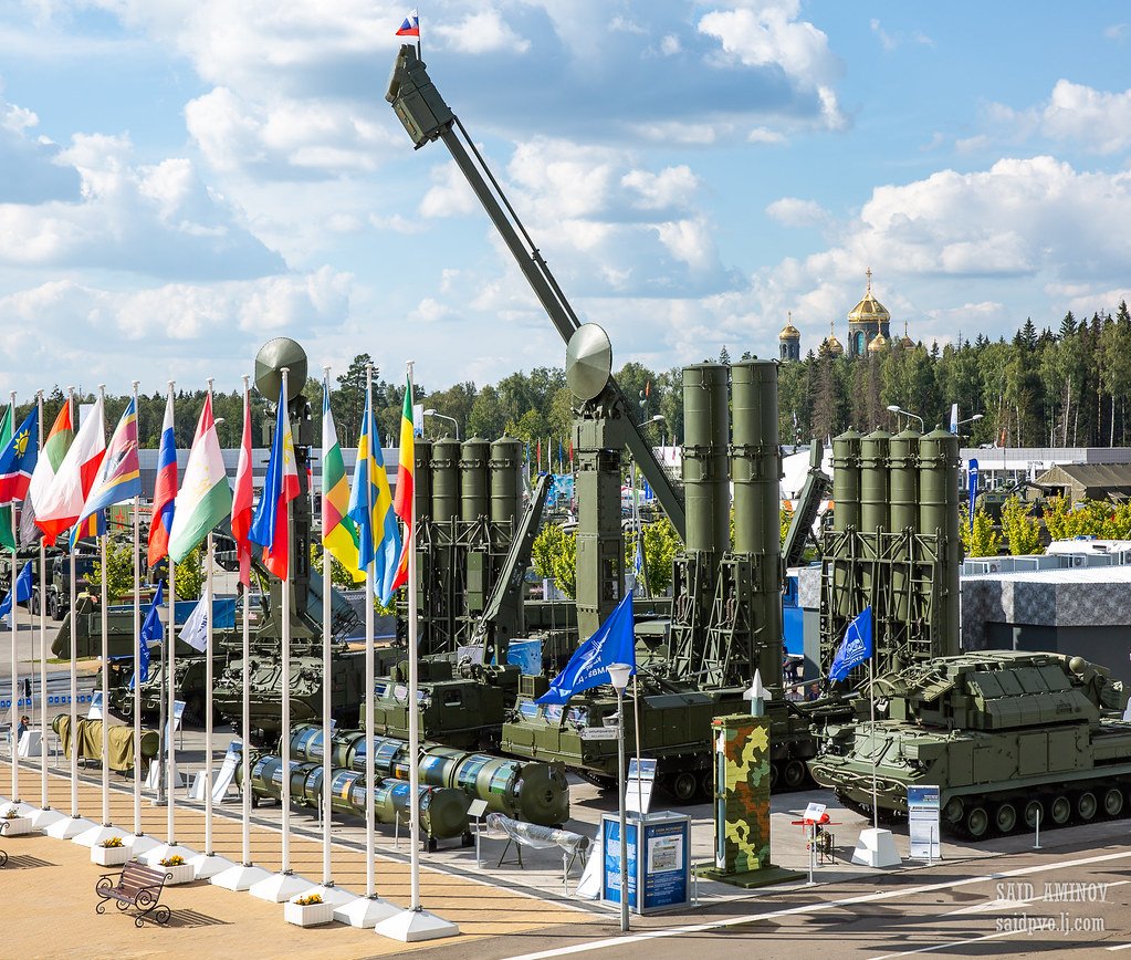 Photos of the Antey-4000 and Viking air defense system, an export variant of the Buk-M3. 39/ https://bmpd.livejournal.com/4120799.html 