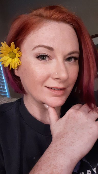 Miss Allison Wyte’s pics and videos