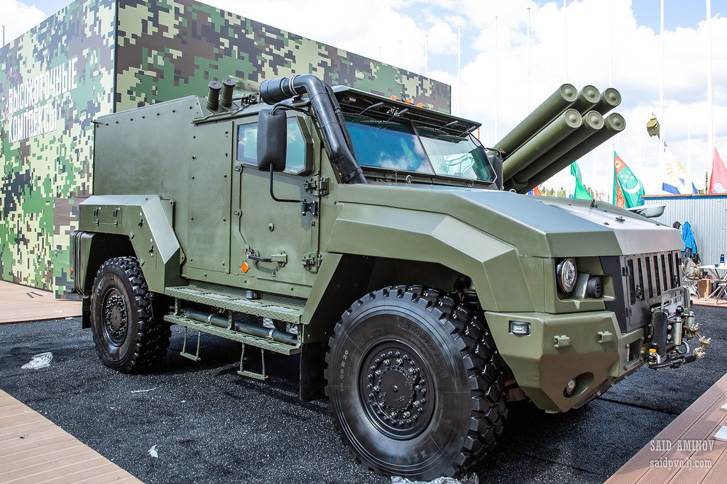 The Tor-M2E, BMPT, and Kornet-D on a Typhoon-K chassis. 40/ https://bmpd.livejournal.com/4120799.html 