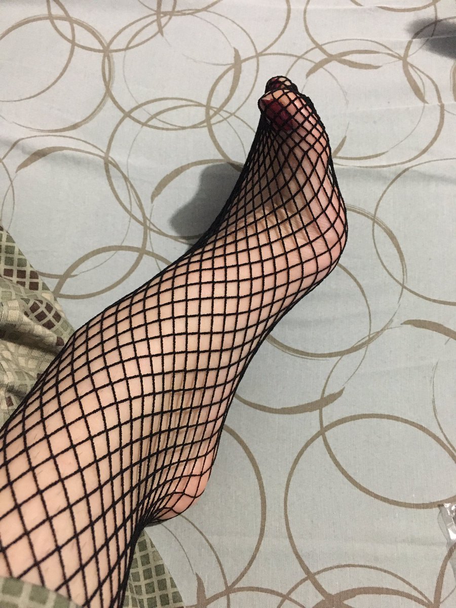 Misfeet1's tweet photo. Sundaaaay!🦶🏻💕 what are you guys doing today?☺️ I’m selling feet pics and videos, 15% discount today on premade content💕☺️        • feet ��� feetpicsforsale • arches • toes • soles • footfetish • https://t.co/fj9dzmJZsv