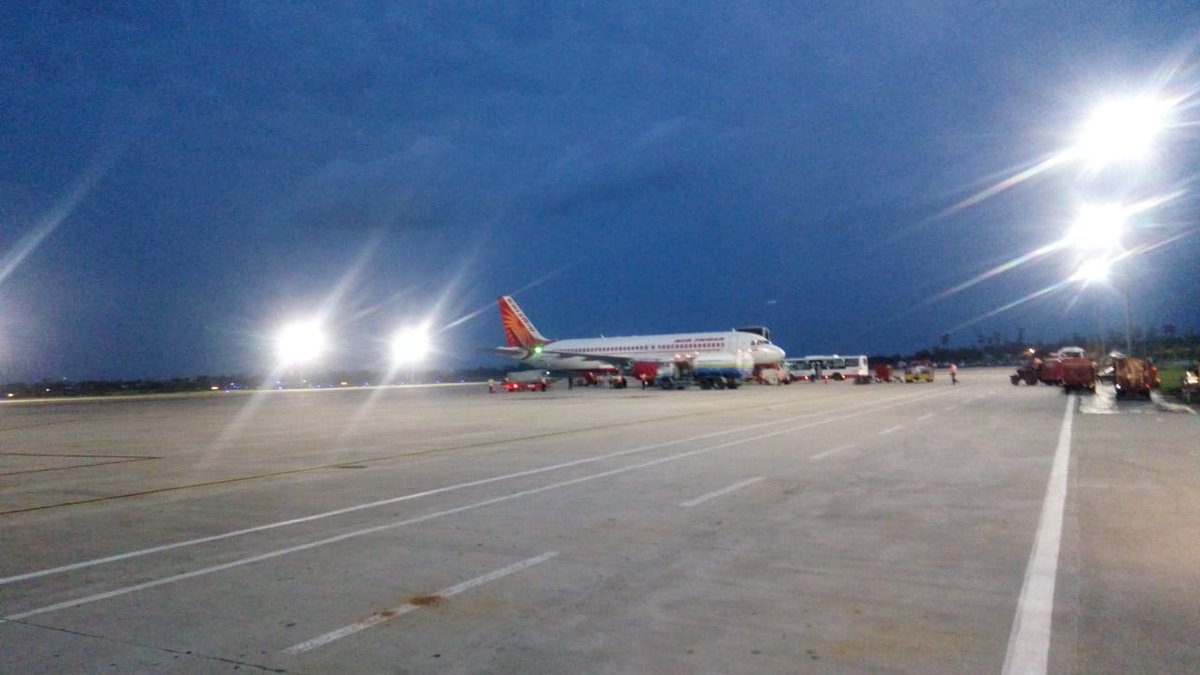 aaivjaairport's tweet photo. Updates on International Flight Operations
@aaivjaairport
23-08-2020
#VBMPhase5
@airindiain
Flight https://t.co/PmYvW9aOgZ 1982
KUWAIT TO VIJAYAWADA
ATA-1836 hours
POB : 167
@AAI_Official
@MoCA_GoI
@DGCAIndia
@aairedsr https://t.co/oCx4AdMfD0
