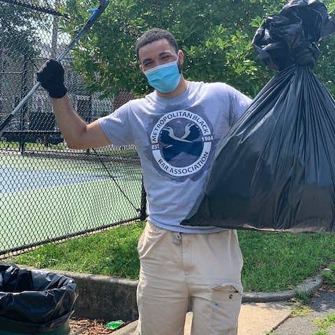 jasonmylesclark's tweet photo. This year, over 1,700 seasonal maintenance and operations jobs were lost leaving our parks and playgrounds dirty and dangerous. Special thanks to @IDaneekMiller for organizing a community clean-up at Det. Keith L. Williams Park.
#SEQ #Queens #IamASolution #CommunityMatters https://t.co/4tnvFVcY08