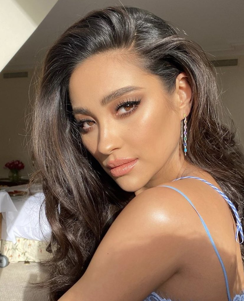 modeIarchives's tweet image. shay mitchell