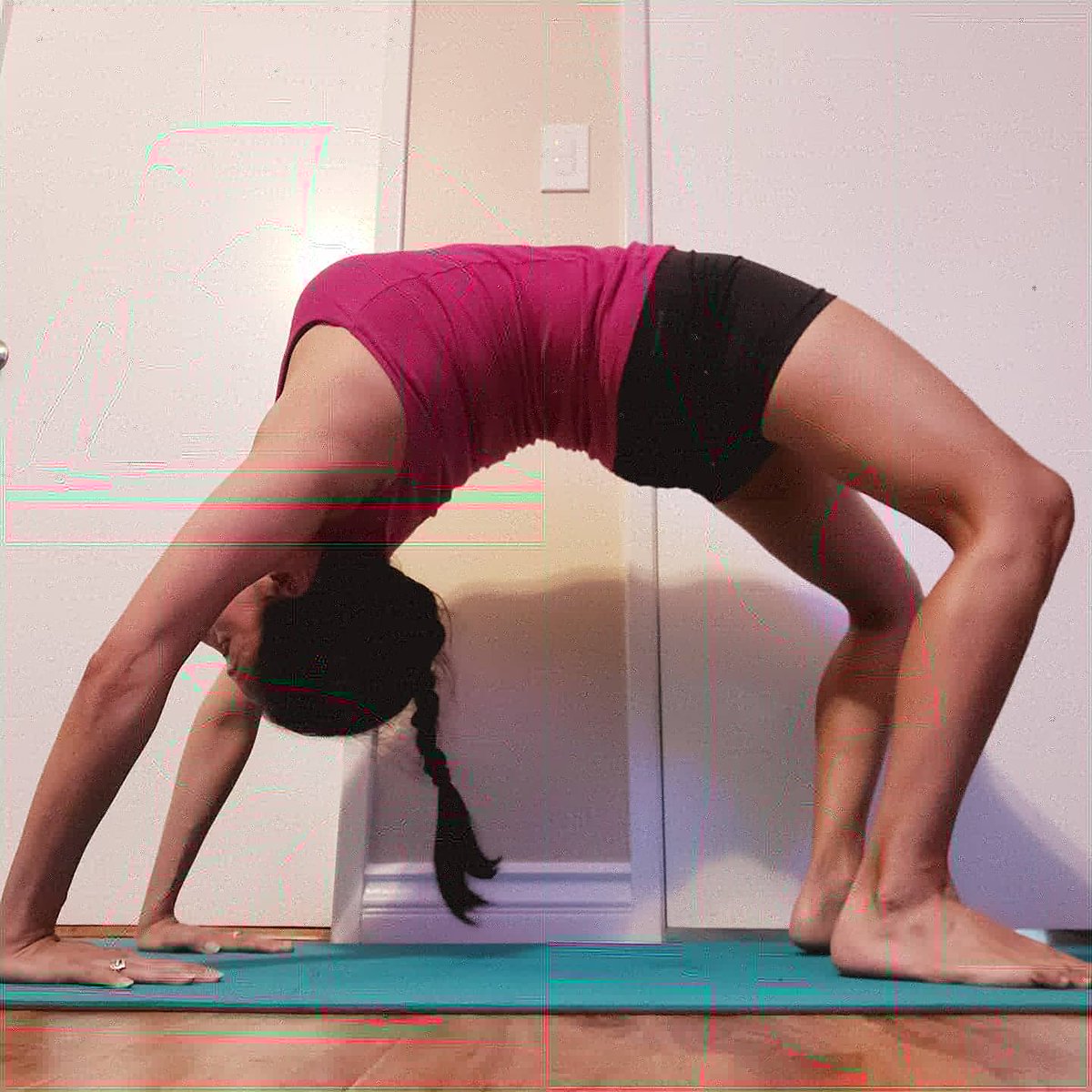 margott1h's tweet photo. Yoga day!! More challenging poses this time. First time attempting Crow pose. I haven't done Full Bridge in over 10 years! Thanks @AutumnCalabrese for the motivation and push! ❤️
#fitover40 #21DFXRT #autumnallyear #beachbodyondemand #accountabilitypost https://t.co/uVo59Ein6J