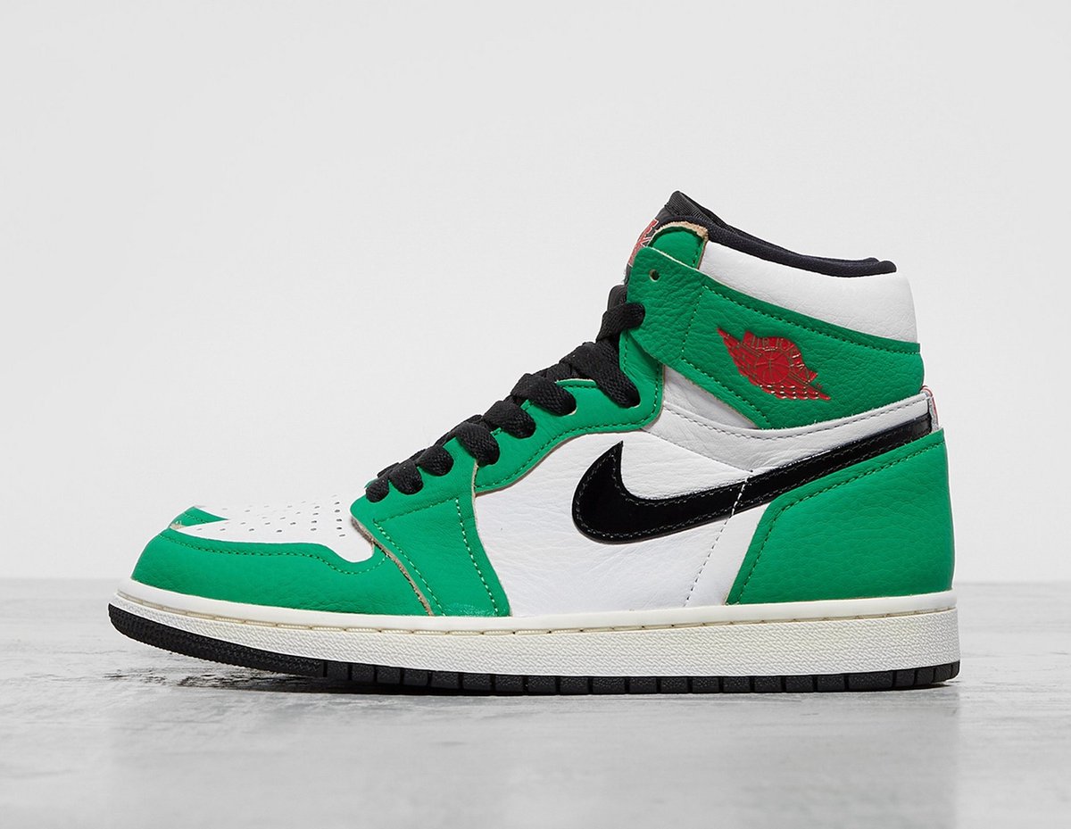 J23app's tweet image. Women’s Jordan 1 Retro High OG “Lucky Green” 📷 👀