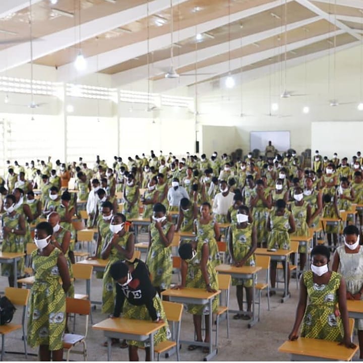 swesco_official's tweet photo. Congratulations to the 2020 year group of SWESCO who have today been inducted into the SWESCO Old Students Association (SOSA). The ceremony took place on campus and was presided over by the Headmistress, Piesie Mrs. Golda Esi Andam. 🤩🙌🏿

#SemperCumOptimis #Ghana https://t.co/Ew1vVPEsHn