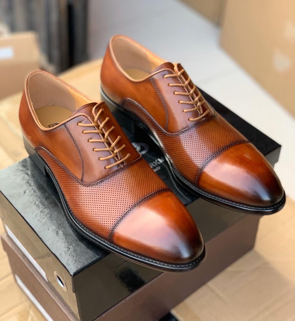 GhBaseman's tweet image. Price 350gh🔥🔥🔥size 39 to 46📌
Kindly WhatsApp or call #0574009333 to purchase now 📌
📌delivery is available worldwide