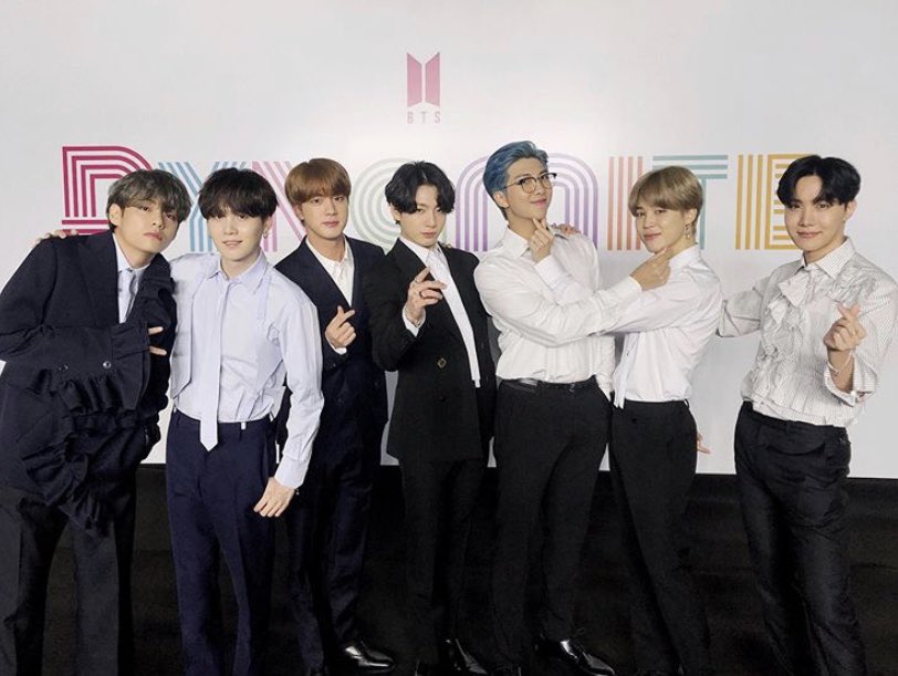 Charlotte_OT7's tweet photo. Let’s celebrate w some OT7!! #BTS AND #BTSARMY WON!!!
Best foreign song: ON
Best fandom
#SWEARMY we did it!!!
Congratulations @BTS_twt #BTS1stSweWins
@ArmyBase_Sweden @LoveRockbjornen #BTS_Dynamite101M https://t.co/FIyXaDvJUN