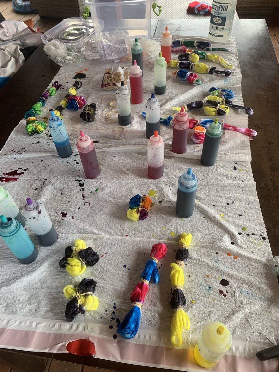 These masks are “tie-dye” for 🎨🤩@CMMSAthletics <a href="/lmcclintock17/">Leslie McClintock</a>