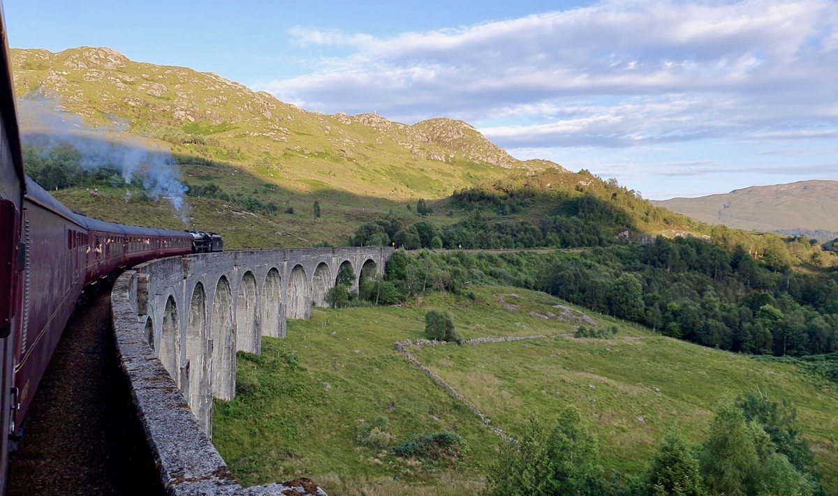Last weeks journey on @westcoastrail #TheJacobite steam train was amazing! 🚂☀️

#FortWilliam ⬅️➡️ #Mallaig 

#westcoastrailways #steamtrain #scotland #visitscotland #glenfinnanviaduct #glenfinnan