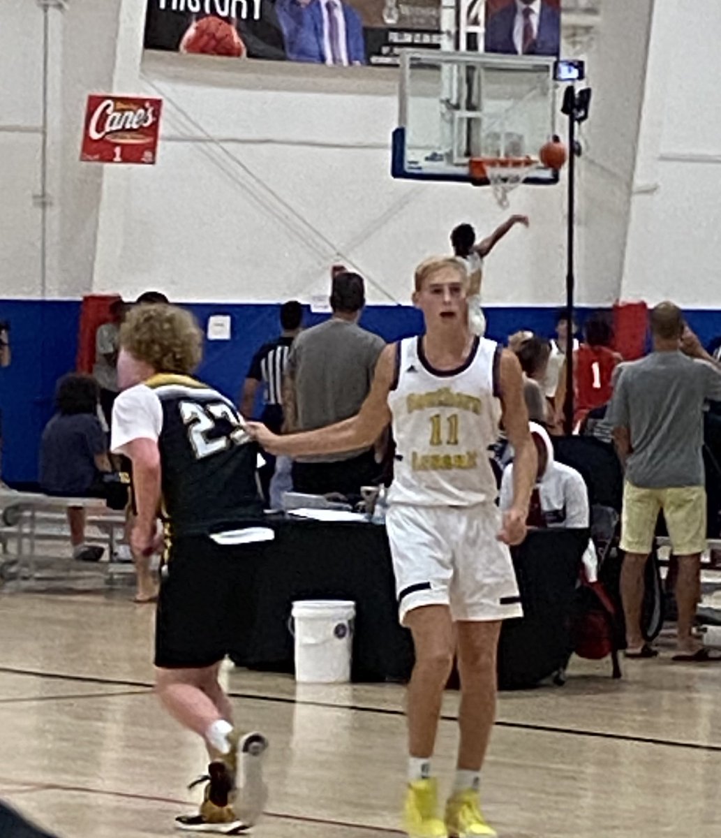 Young man has shown some flashes. Had a nice catch &amp; shoot, sunk the trey from the RT wing, able to attack off the bounce into the paint &amp; very active when on the court ⁦<a href="/Everson_Arms/">Everson Armstrong</a>⁩ ⁦<a href="/WallHawkHoops/">Wall Hawk Basketball</a>⁩ #AlamoCityHoops #GASO