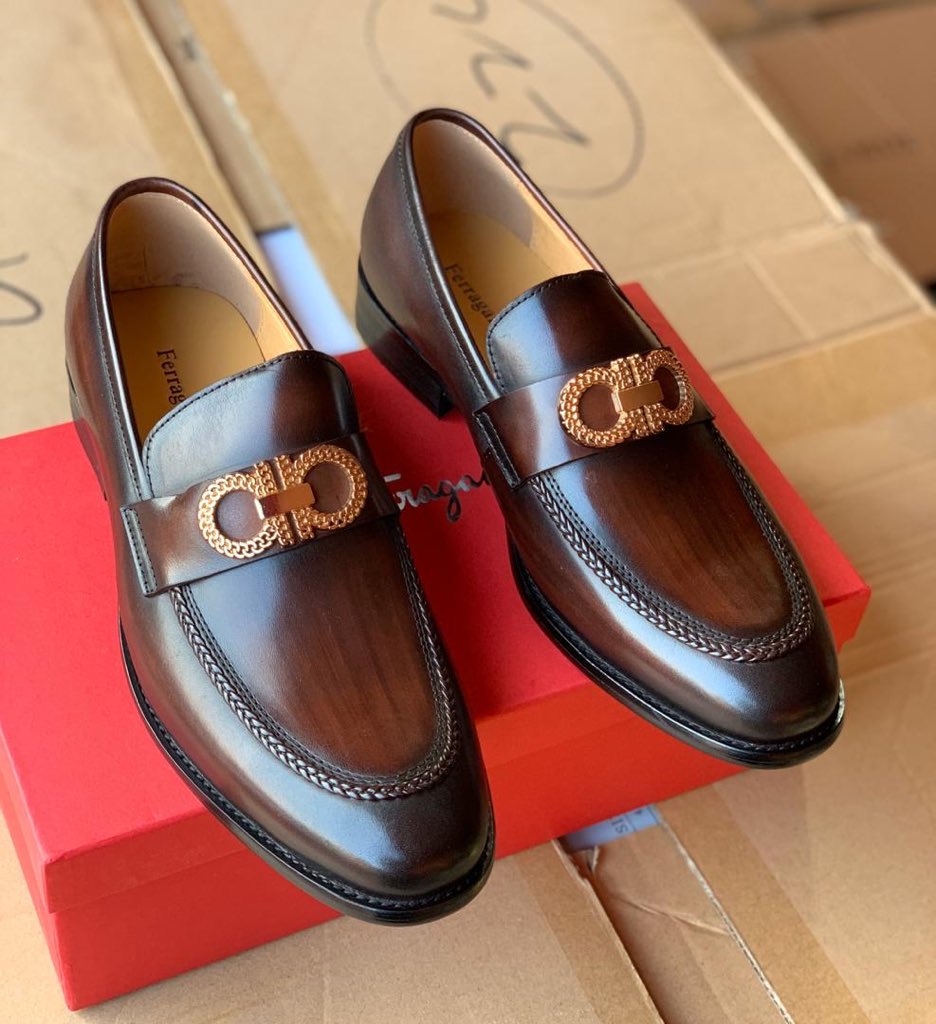 GhBaseman's tweet image. Price 350gh🔥🔥🔥size 39 to 46📌
Kindly WhatsApp or call #0574009333 to purchase now 📌
📌delivery is available worldwide