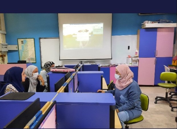 FatimaBasrawi's tweet photo. Here is a sneak peak to the past few weeks' "Remote Learning workshops" series. Being well prepared and equipped is of the utmost importance to turnthis new challenging experience into a successful one. #remotelearning #MicrosoftTeams #flipped_classroom @MakAishaSchool https://t.co/G35IvjWJoi