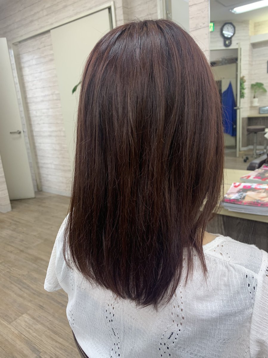 印田 華奈 06 24 夏の華 リリース 昨日髪の毛染めたんです 大好きな赤系です 写真はわかりにくいけど 光に当たると赤が少し出るの 本来今日だったワンマン 来年3月25日は赤髪で 可愛くてかっこいいワンマンやるから 絶対来てね