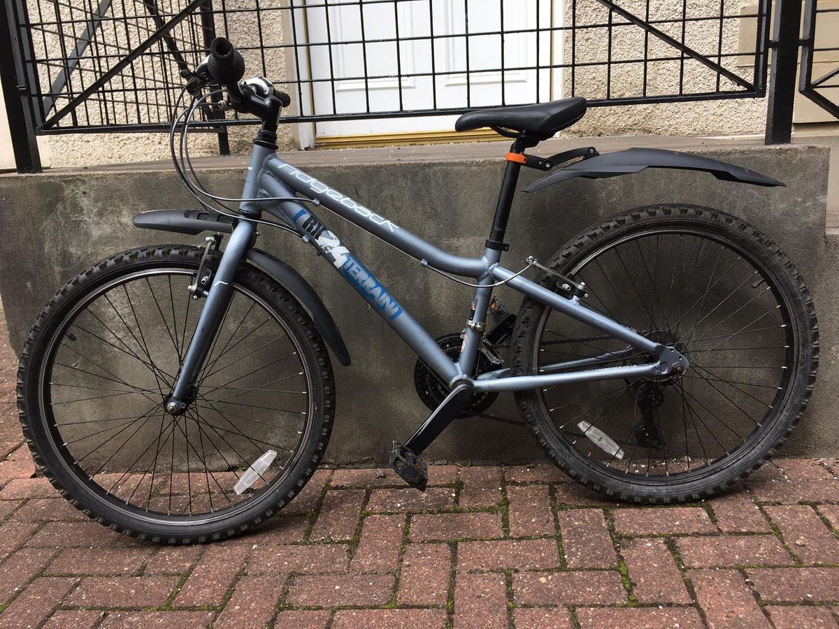 xoxgroovychick's tweet image. My uncles bike was stolen from his flat, anyone in Edinburgh sees similar please let me know!