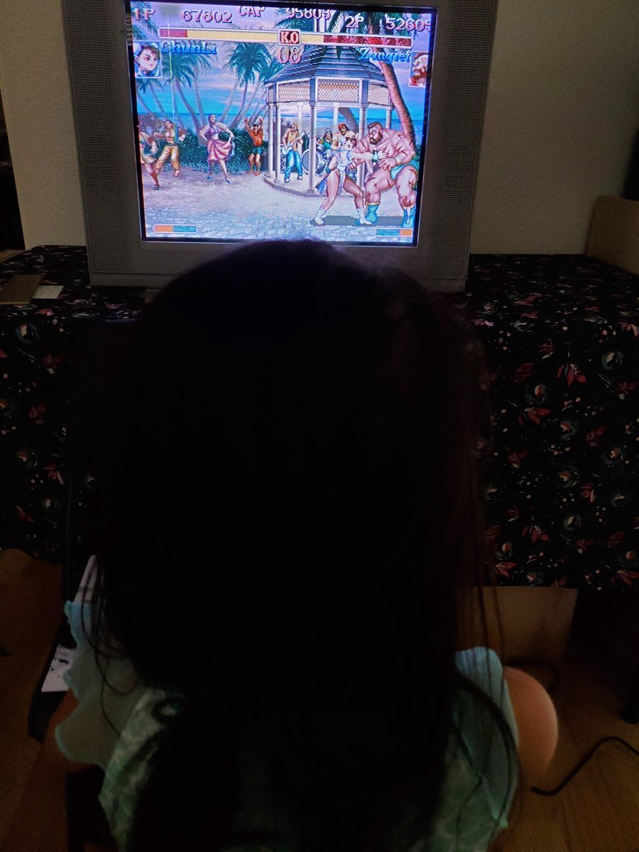AfroLegends319's tweet photo. Training the next generation. She's only 5. 😄 https://t.co/i0DYCs785N