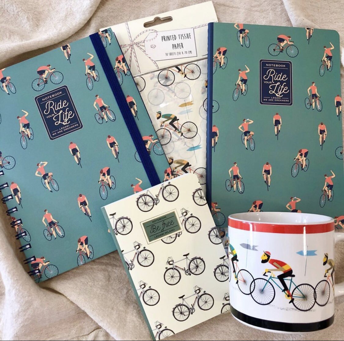 Smartyfun_es's tweet photo. Regalos bonitos, detalles que cuentan, papelería bonita, ideas para regalar... todo eso y mucho más en https://t.co/2j2AbBzeXj
.
.
#ilovebicicletada #ideasbonitaspararegalar #detallesqueenamoran #bicilover #pedaleandosinparar #smartyfun #tiendaonline #tiendafisica https://t.co/vX3io9VnSf