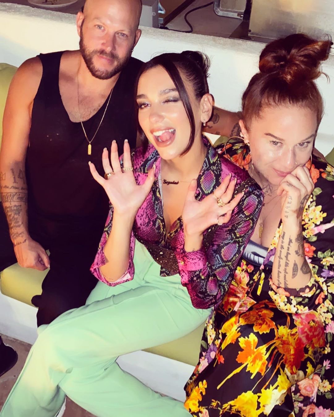 Dua Lipa News Sur Twitter Dua Lipa Showing Off Her Sugaboo Necklace Via Sarahhudsonuvs Https T Co Fjcjzlkg33 Twitter